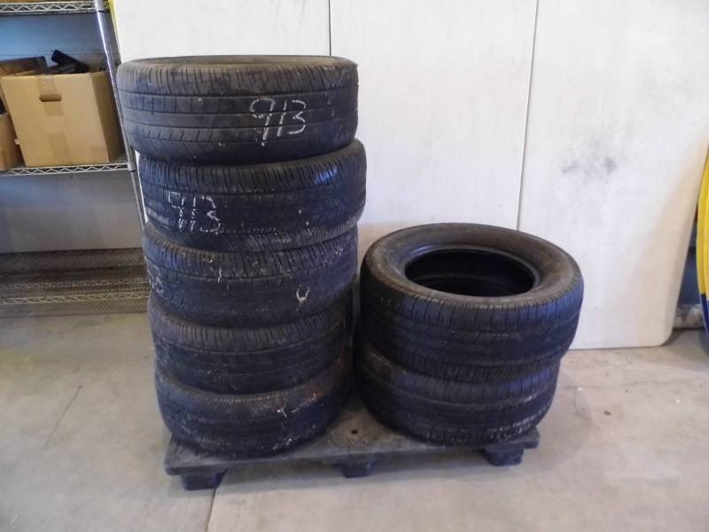 lot 135 image: Lot of Tires