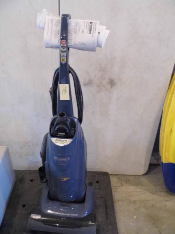 lot 138 image: Kenmore Vacuum Cleaner