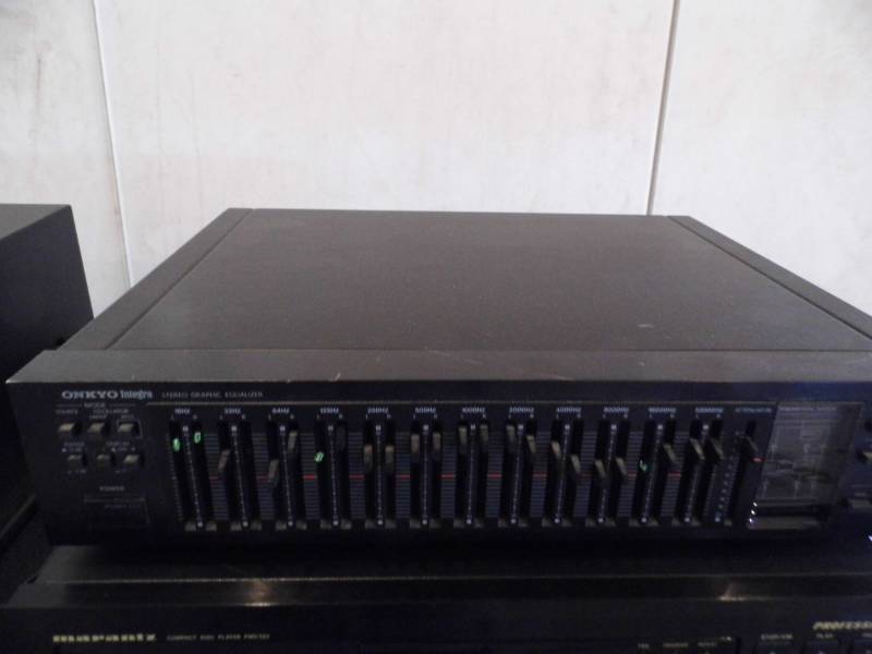lot 140 image: Onkyo Equalizer