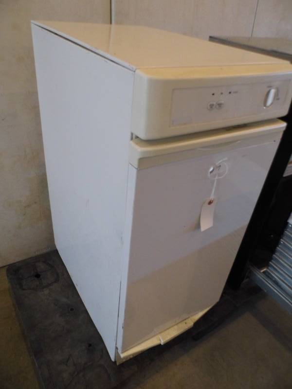 lot 144 image: Kenmore White Trash Compactor