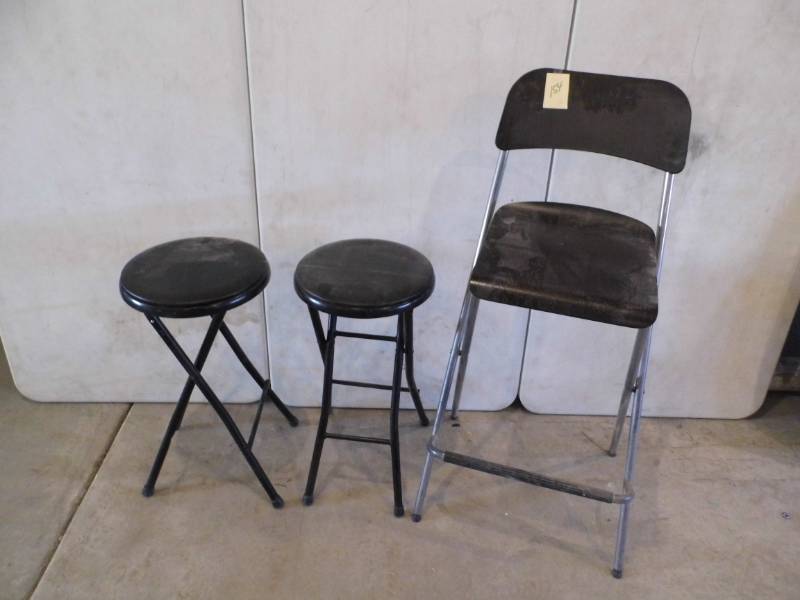 lot 154 image: Lot of 3 Stools