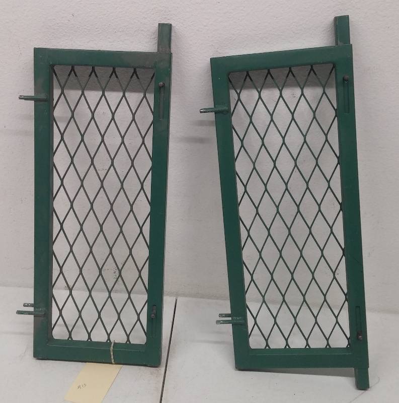 lot 18 image: Stand N Carry Accesory Tailgate (2pc) for Yard Cart Config.