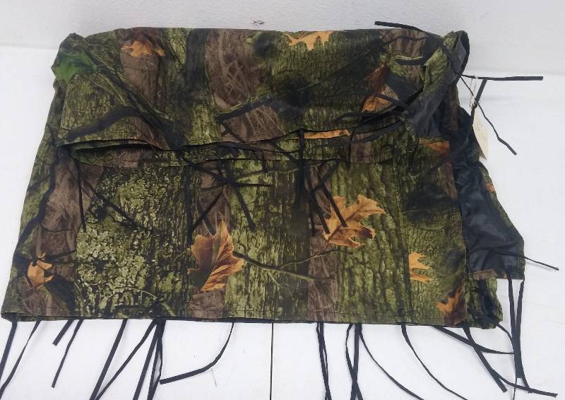 lot 21 image: Wrap Around Enclosure Blind 10x36
