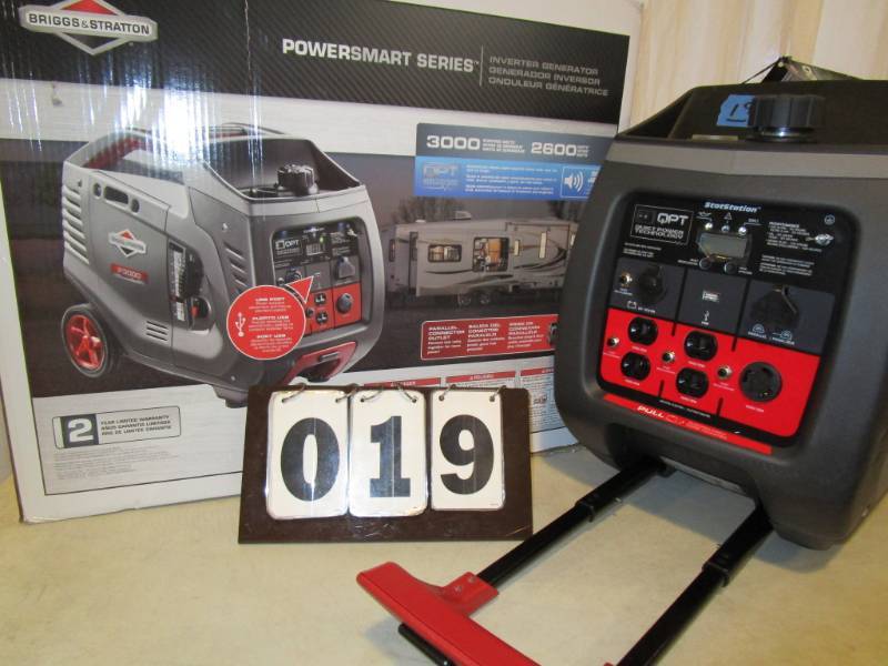 lot 19 image: Briggs & Stratton Powersmart Series 3000 Watt Inverter Generator