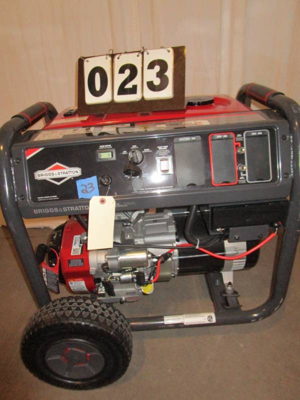 lot 23 image: Briggs & Stratton Elite 8000 Watt Portable Generator