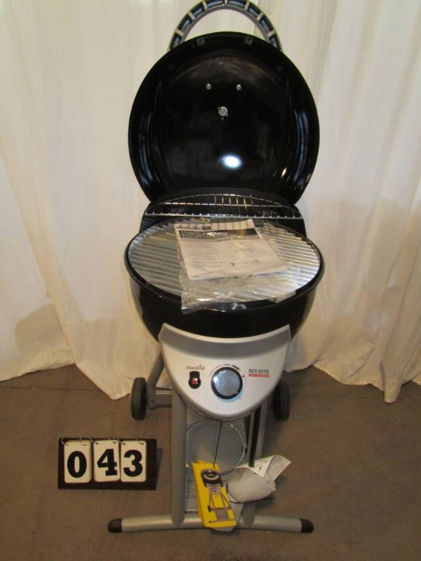 lot 43 image: Char Broil Patio Bistro