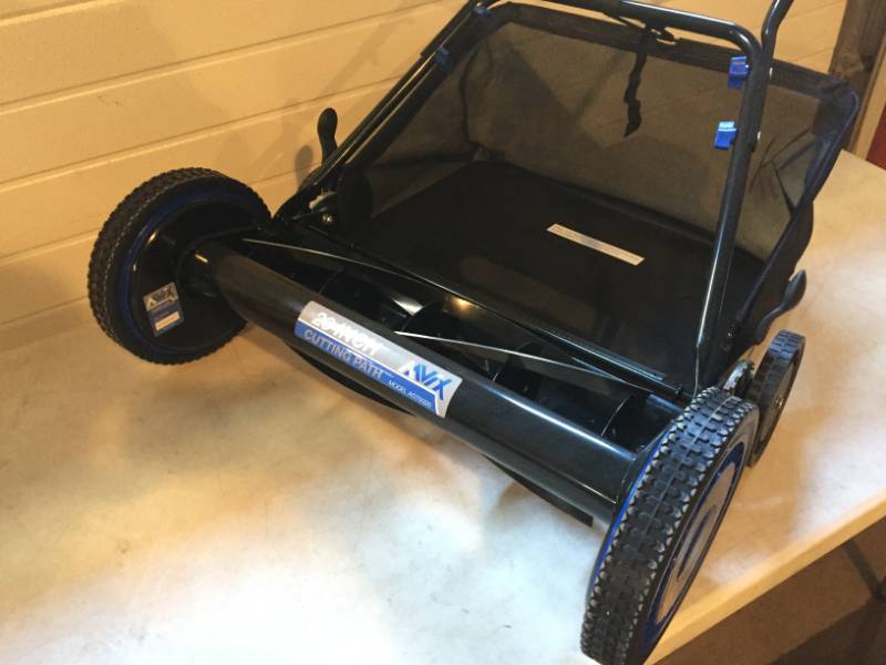 lot 74 image: AAVIX 20 Reel Mower