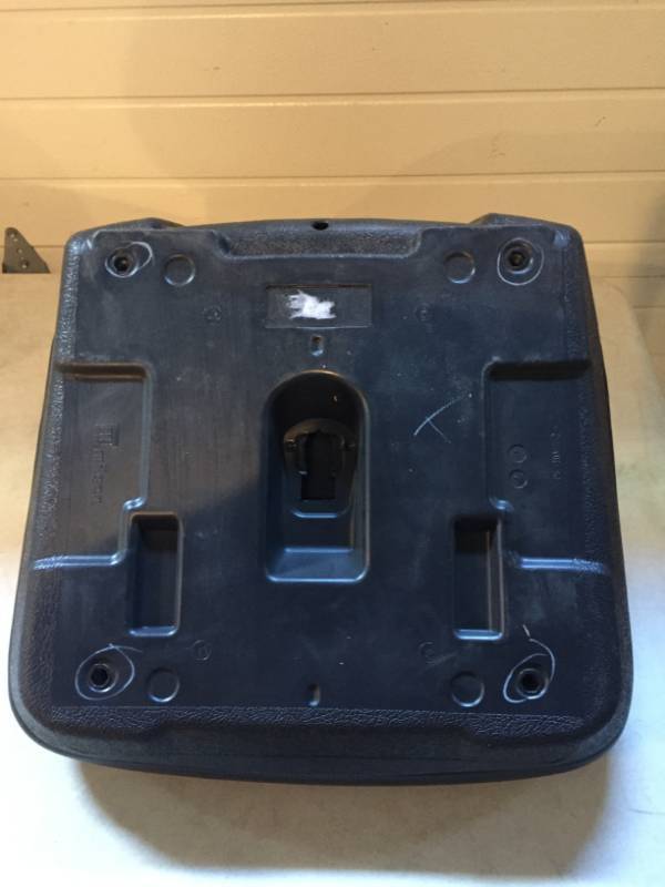 lot 79 image: Lawn Mower Seat - Black - Low Back