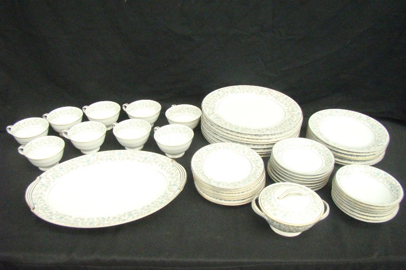 lot 4 image: Noritake Dover China