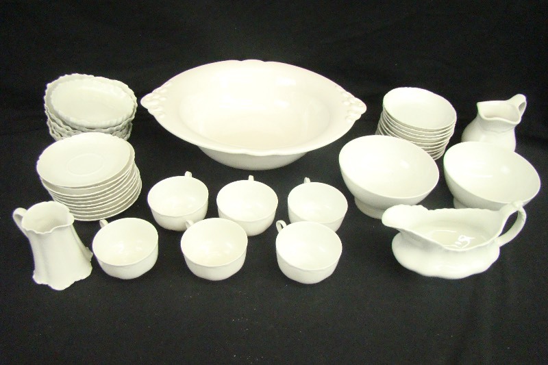 lot 31 image: Lot of Haviland The Dutchess O.P. Syracuse China Etc