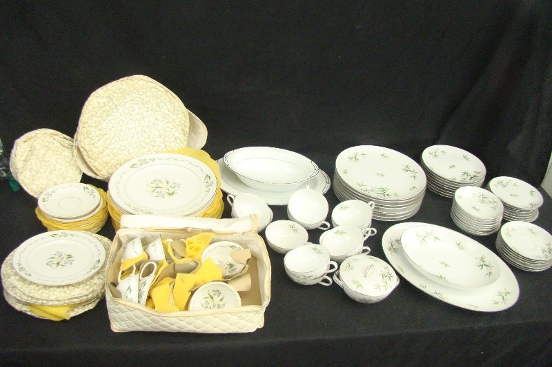 lot 32 image: Lot of Rosenthal Fantasia Noritake Derry Wentworth Bamboo Etc China