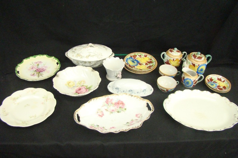 lot 33 image: Lot of Leuchtenburg Johnson Bros Warwick Haviland China Etc