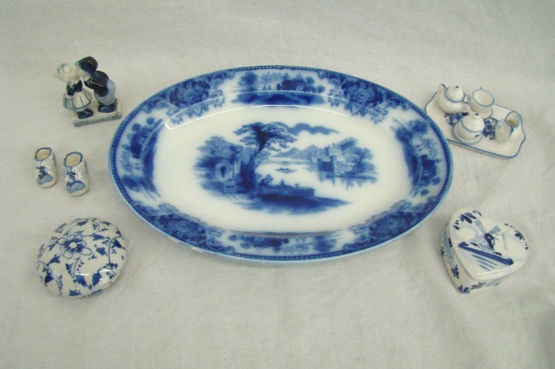 lot 36 image: Shan-hui Grindley Etc Plate and Holland 