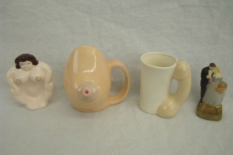lot 89 image: Vintage Novelty Mugs and Figurines