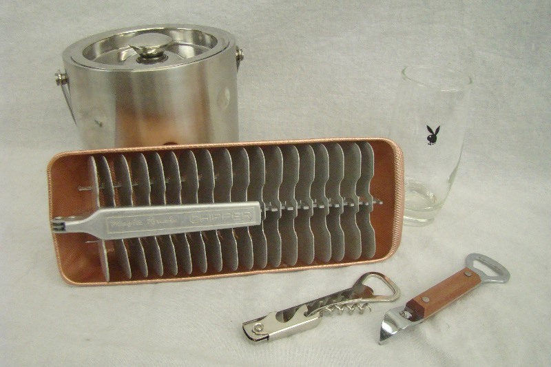 lot 49 image: Vintage Mid Century Bar Set 1940s Magic Touch 1970s Playboy Highball Glass Etc