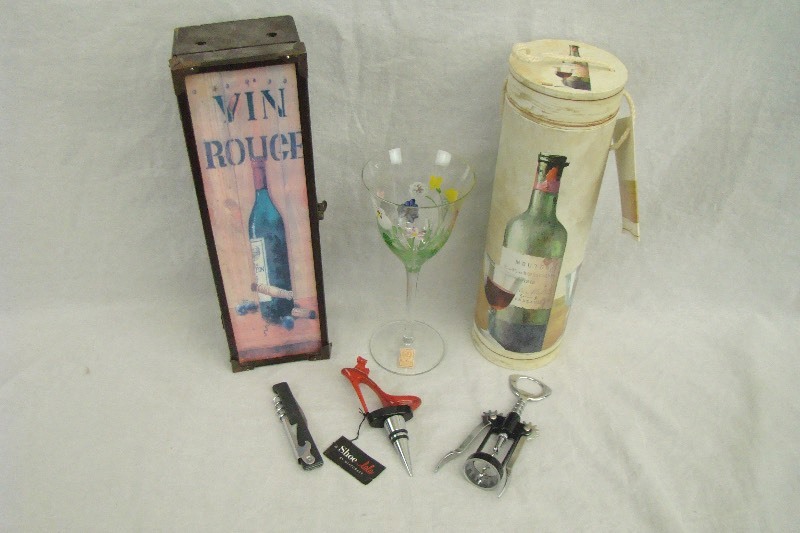 lot 50 image: Wine Lovers Kit with Royal Danube Hand Painted Crystal Glass
