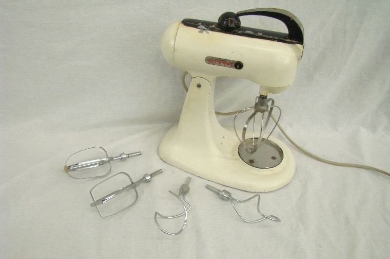 lot 55 image: Vintage Kitchenaid Mixer Does Not Power On