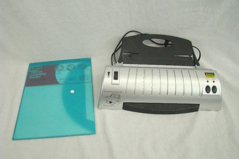 lot 87 image: Scotch TL901 Laminator with Pouches