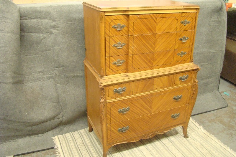 lot 138 image: Vintage Solid Wood Dresser with Beautiful Detailing Needs Work