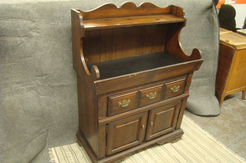 lot 139 image: Solid Wood Open Top Cabinet. 