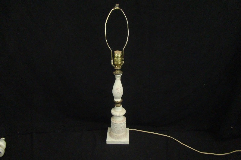 lot 154 image: Vintage Cherub Lamp with Marble Base