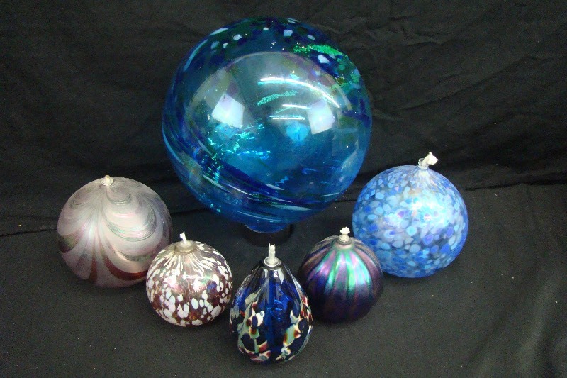 lot 156 image: Maytum Art Glass Studio Signed Oil Lamp Etc