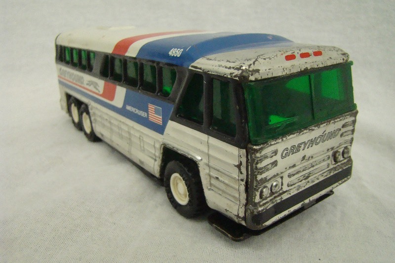 lot 165 image: Vintage Greyhound Bus Buddy L