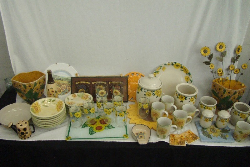 lot 175 image: Huge Sunflower Decor Plates Bowls Glasses Etc