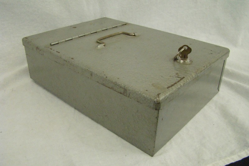 lot 177 image: Vintage Protecto Fire Safe