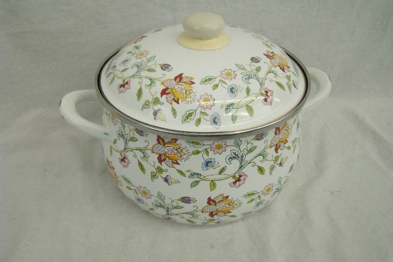 lot 183 image: Minton Haddon Hall 3QT Stove Top Enameled