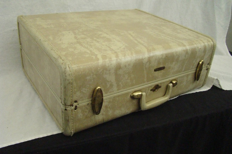 lot 207 image: Vintage Samsonite 4551 Shwayder Bros Hard Case Luggage Suitcase