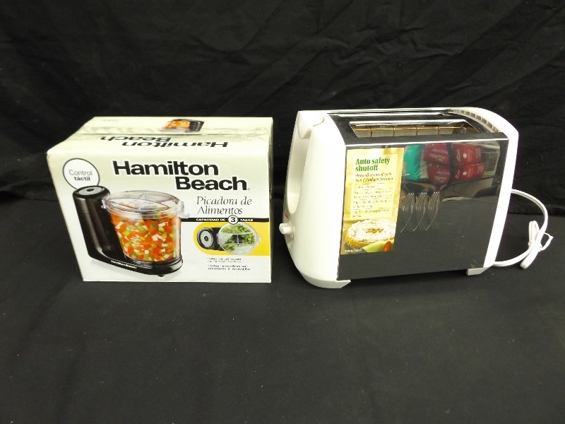 lot 54 image: NEW Hamilton Beach Food Chopper, and Toastmaster Toaster
