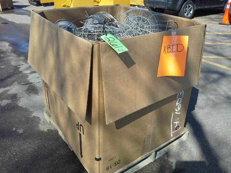lot 261 image: Pallet Box of Jobsite Lighting