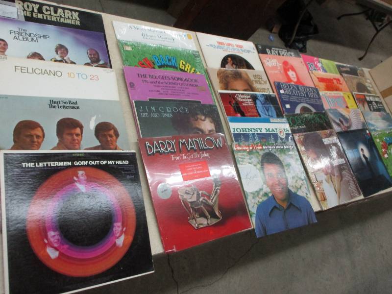 lot 21 image: 30 (33 Records)