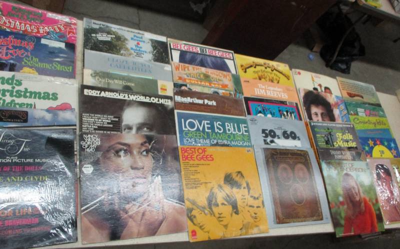 lot 24 image: 30 (33 Records)