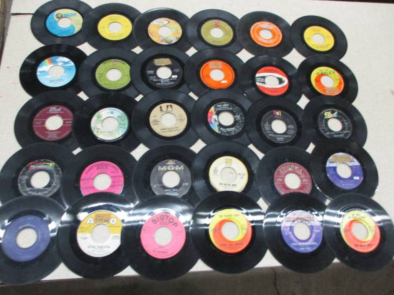 lot 28 image: 30 (45 records)