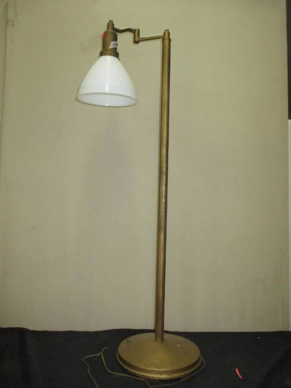 lot 19 image: Nice Lamp 45 Tall
