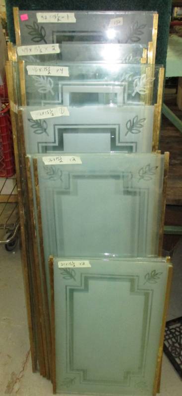 lot 56 image: Glass shelves see pics for sizes
