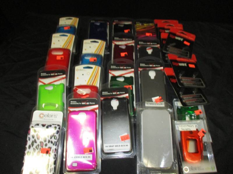 lot 82 image: Varity of phone cases and accessories
