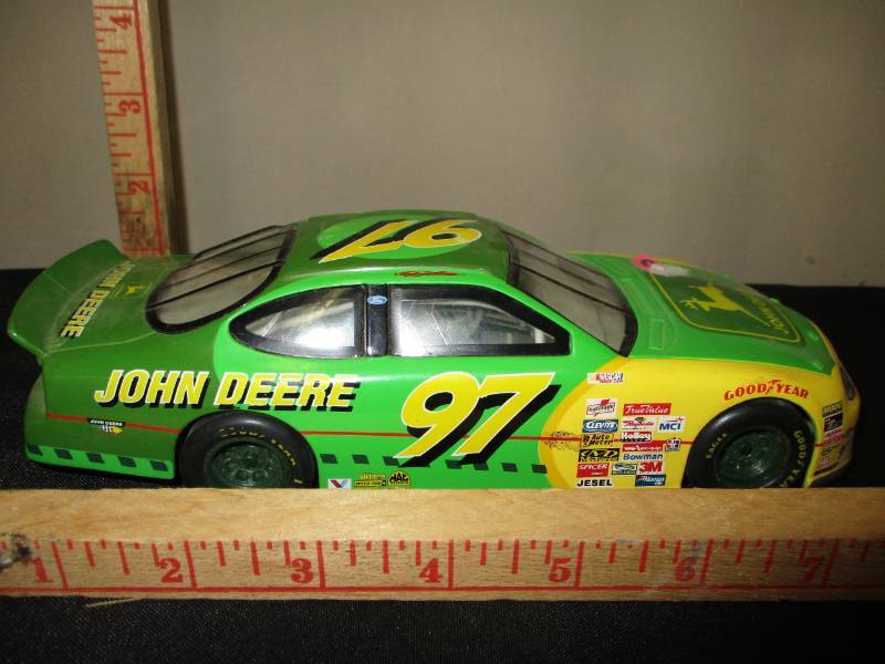 lot 120 image: John Deere 1997 Mattel Hotwheels Diecast car
