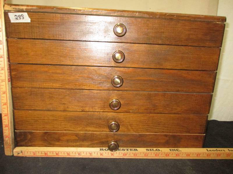 lot 125 image: 6 drawer wood box