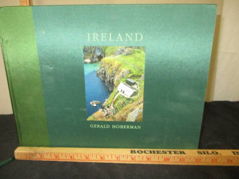 lot 126 image: Cool Ireland book with beautiful pictures