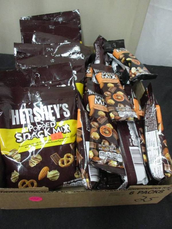 lot 173 image: Herseys big and small snack packs