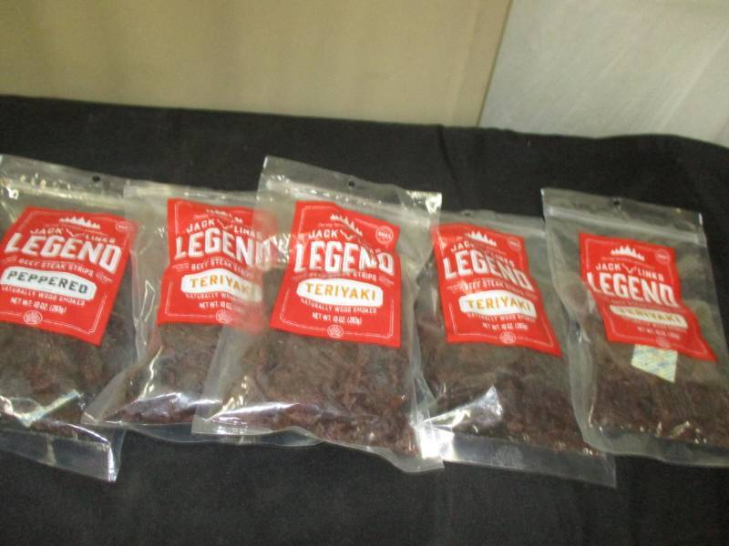 lot 169 image: 5 X_LARGE Bags of beef Jerky