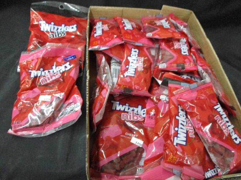 lot 155 image: 25 packs of twizzlers