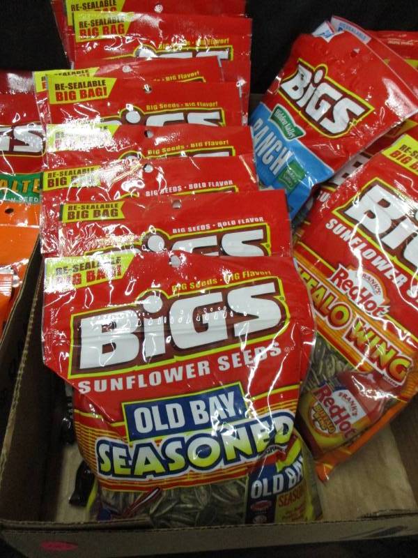 lot 137 image: 14 bags of sunflower seeds