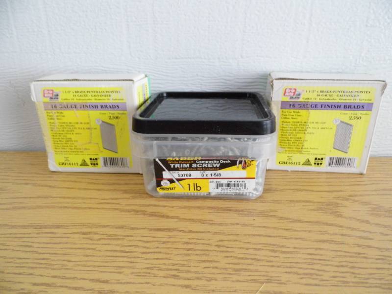 lot 65 image: Brads - Screws