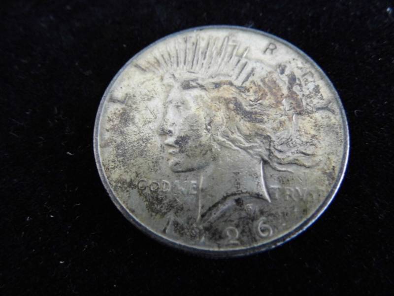 lot 114 image: Peace Dollar