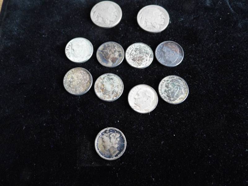 lot 128 image: Assorted Coins