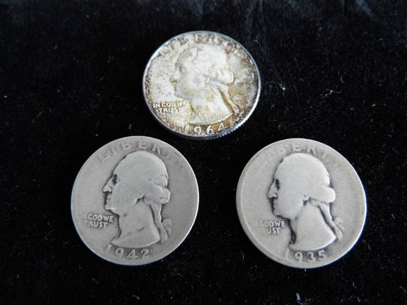 lot 129 image: Lot of 3 Washington Quarters